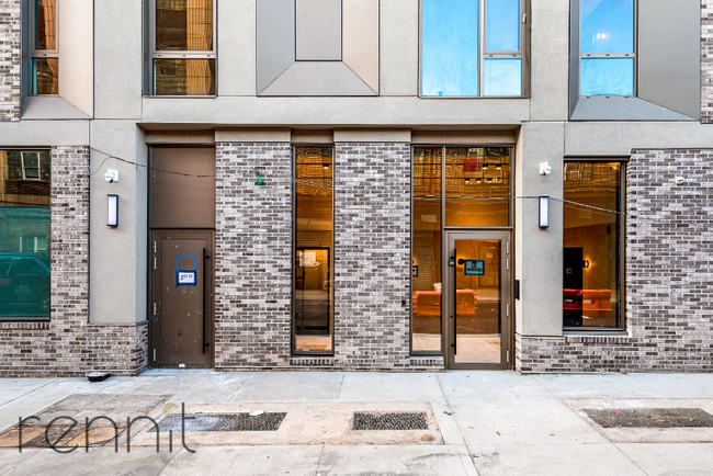 Building Photo - 33 Little Nassau St