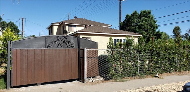 Primary Photo - 15733 Victory Blvd
