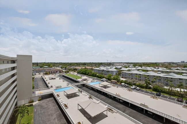 Building Photo - 801 Lake Shore Dr