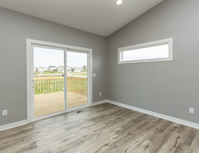 dining room - 615 SE Tallgrass Ln
