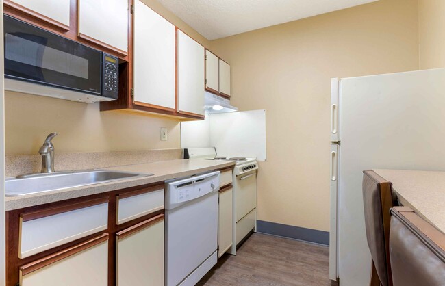 Building Photo - Furnished Studio-Tulsa - Midtown