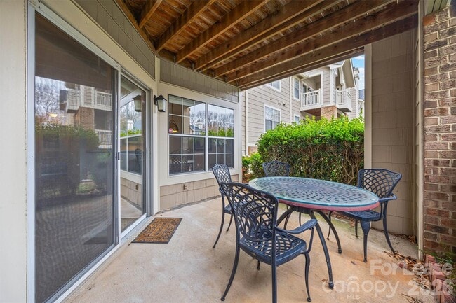 Building Photo - 5003 Sharon Rd