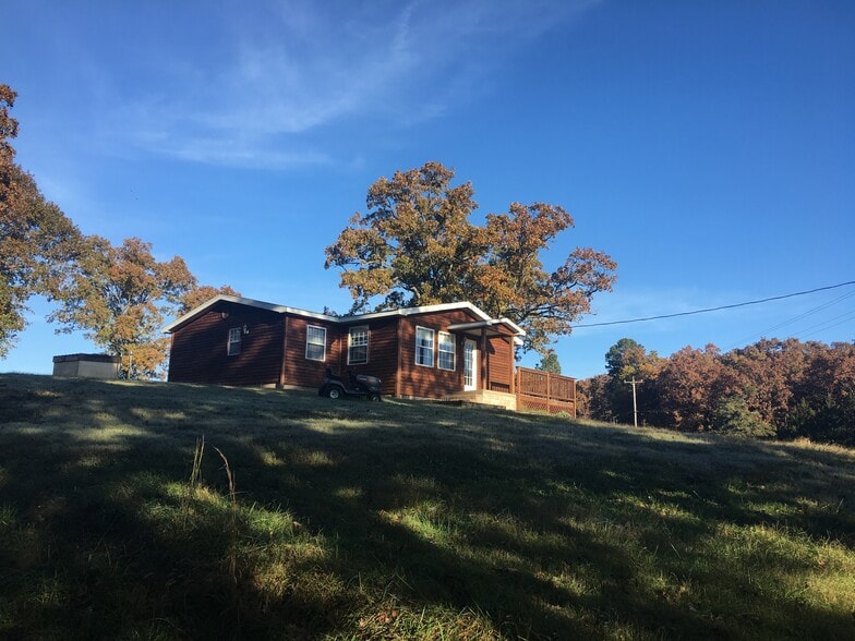 Cozy home with cedar siding - 378 Gunnison