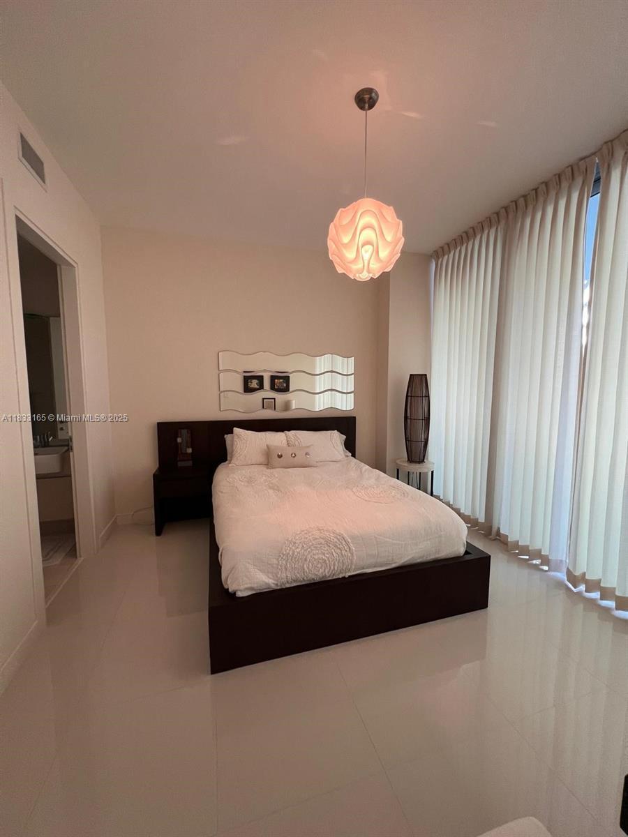 Building Photo - 200 Biscayne Boulevard Way