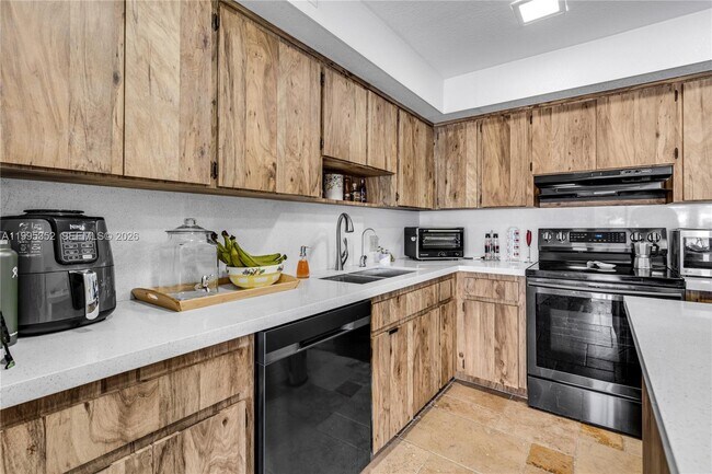 Building Photo - 1424 NW 113th Way