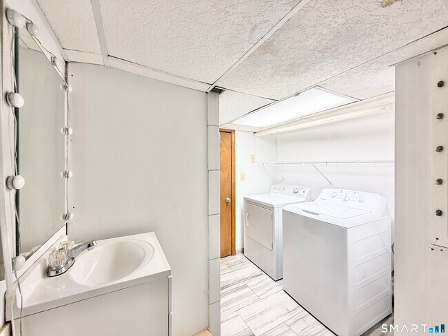 Building Photo - 112 Ochsner Pl