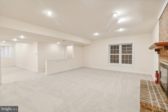 Building Photo - 2527 Hunter Mill Rd