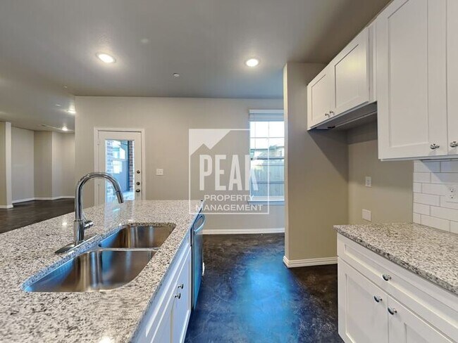 Building Photo - BRAND NEW Willow Crossing Townhomes for Re...