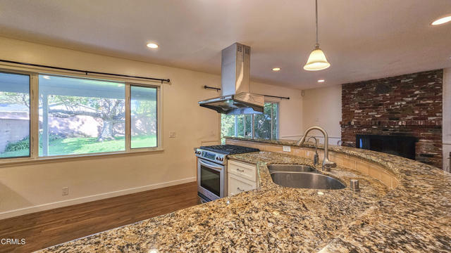 Building Photo - 303 E Las Flores Ave