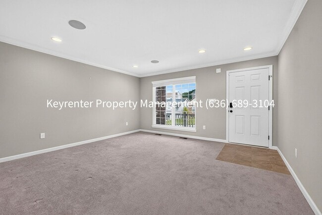 Building Photo - Spacious 4-Bedroom Home for Rent Near Butler Lake
