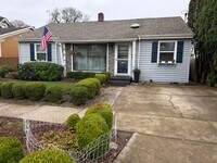 Building Photo - 6 Month Lease 2 Bedroom 2 Bath Newberg OR 97132