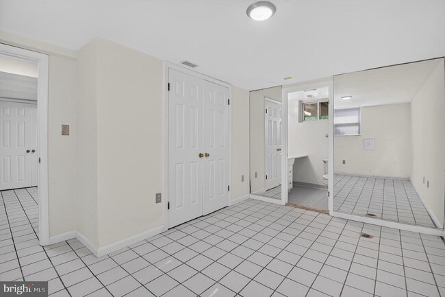 Building Photo - 7823 Marion Ln