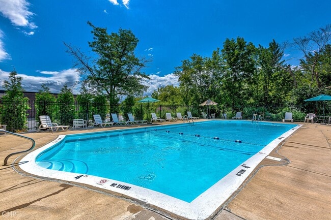 Building Photo - 5300 Carriage Way Dr