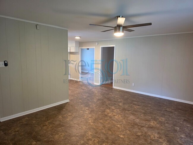 Building Photo - 6601 Blue Bird Dr