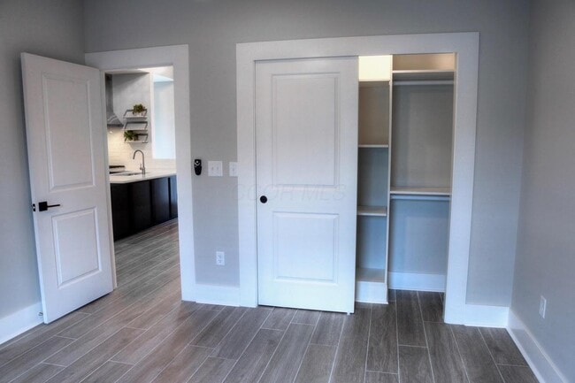 Building Photo - 76 W Starr Ave