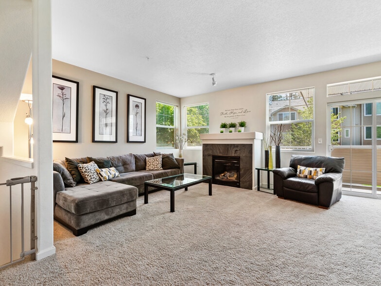 Building Photo - 15350 SW Mallard Dr #103