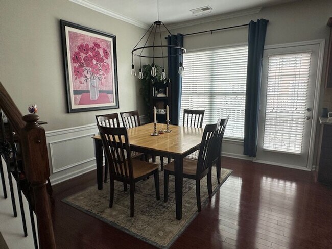 Building Photo - Exclusively Offered by Muse Realty Rentals...