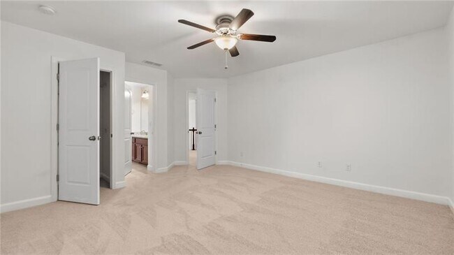 Building Photo - 2040 Bloomfield Ct