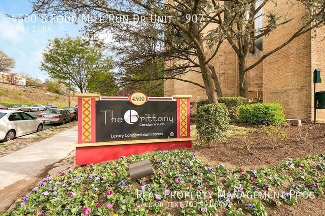 Building Photo - Lovely 2 BD/2BA at The Brittany!