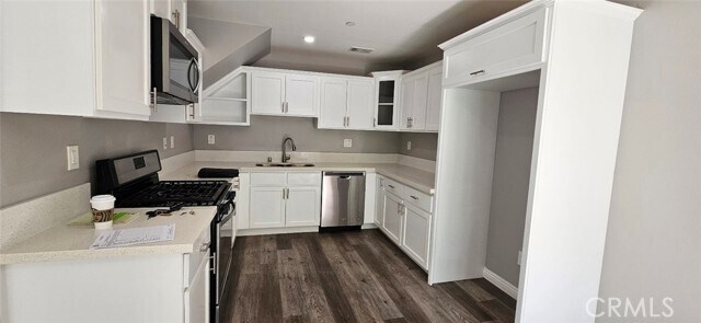 Building Photo - 12308 Valley View Ave