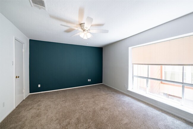 Building Photo - 5918 San Felipe St