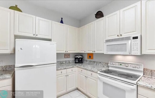 Building Photo - 5784 NW 120th Ave