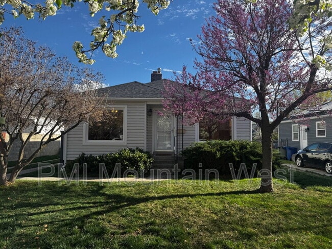 Building Photo - 1878 E Stratford Ave