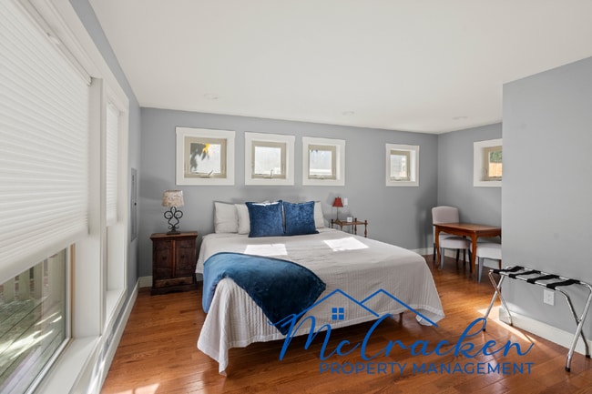 Building Photo - Fully furnished, pet-friendly, and available for mid-term stays with a 30-day minimum