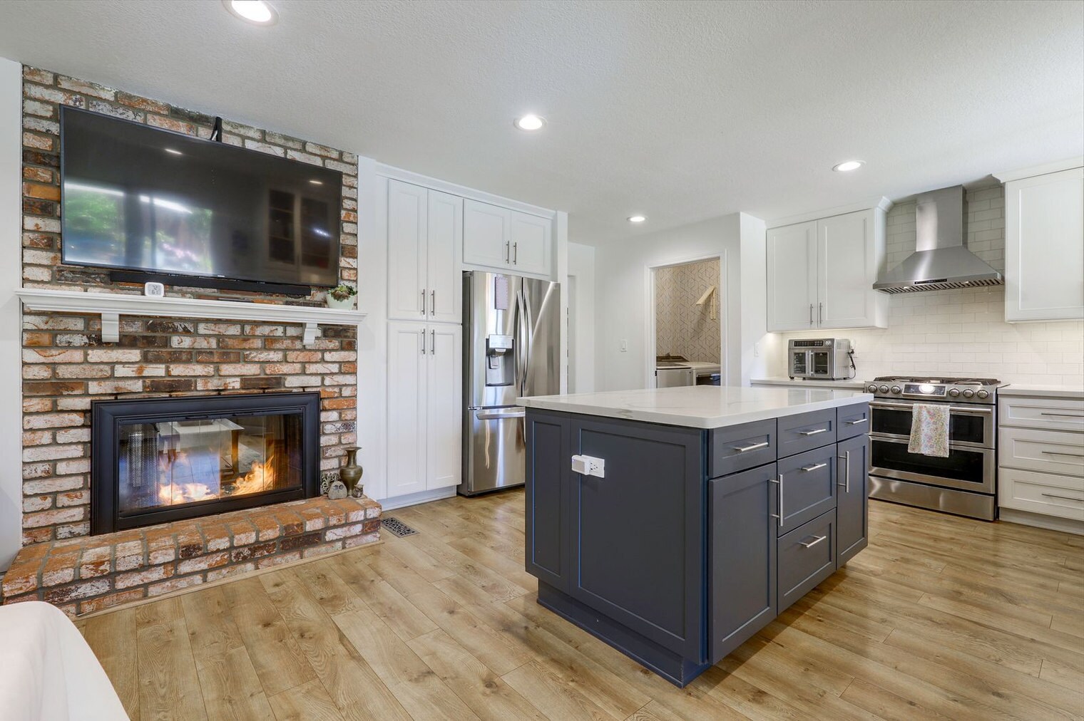 Building Photo - 1250 Sweetbriar Dr