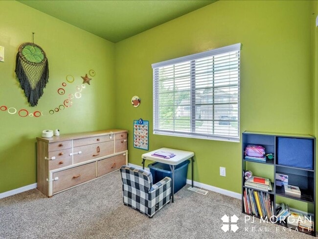 Building Photo - Beautiful 4 Bedroom, 3 Bathroom Home - Ren...