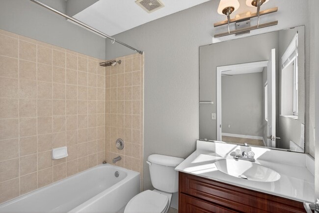 Building Photo - Condo For Rent In Il Villagio