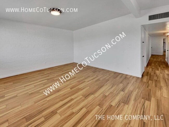 Building Photo - 720 W Alturas St