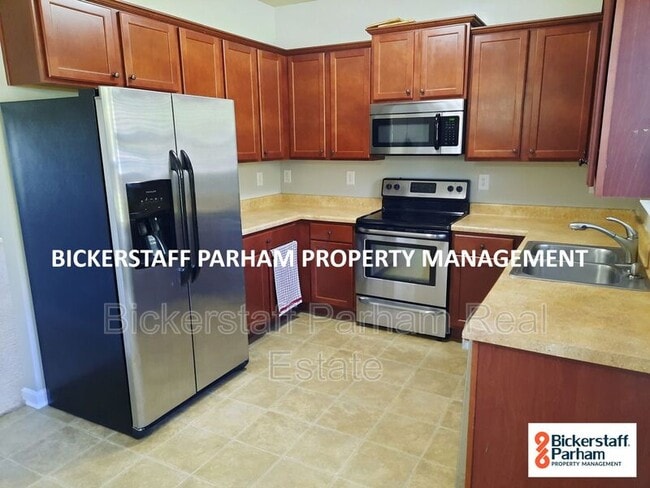 Building Photo - 15 Churchhill Dr