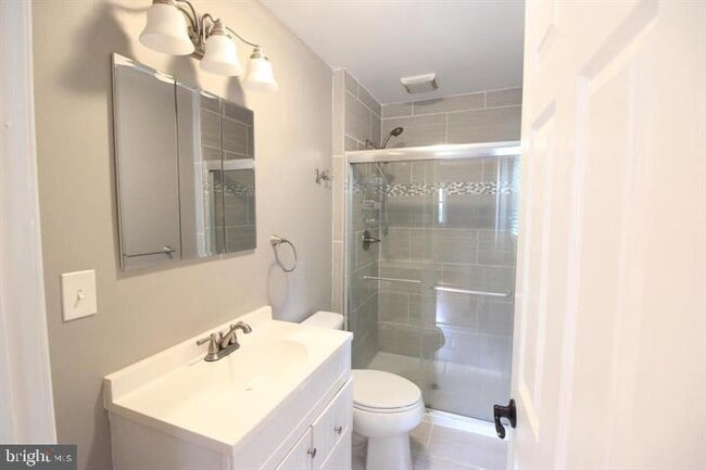 Building Photo - 4401 Jackson Pl