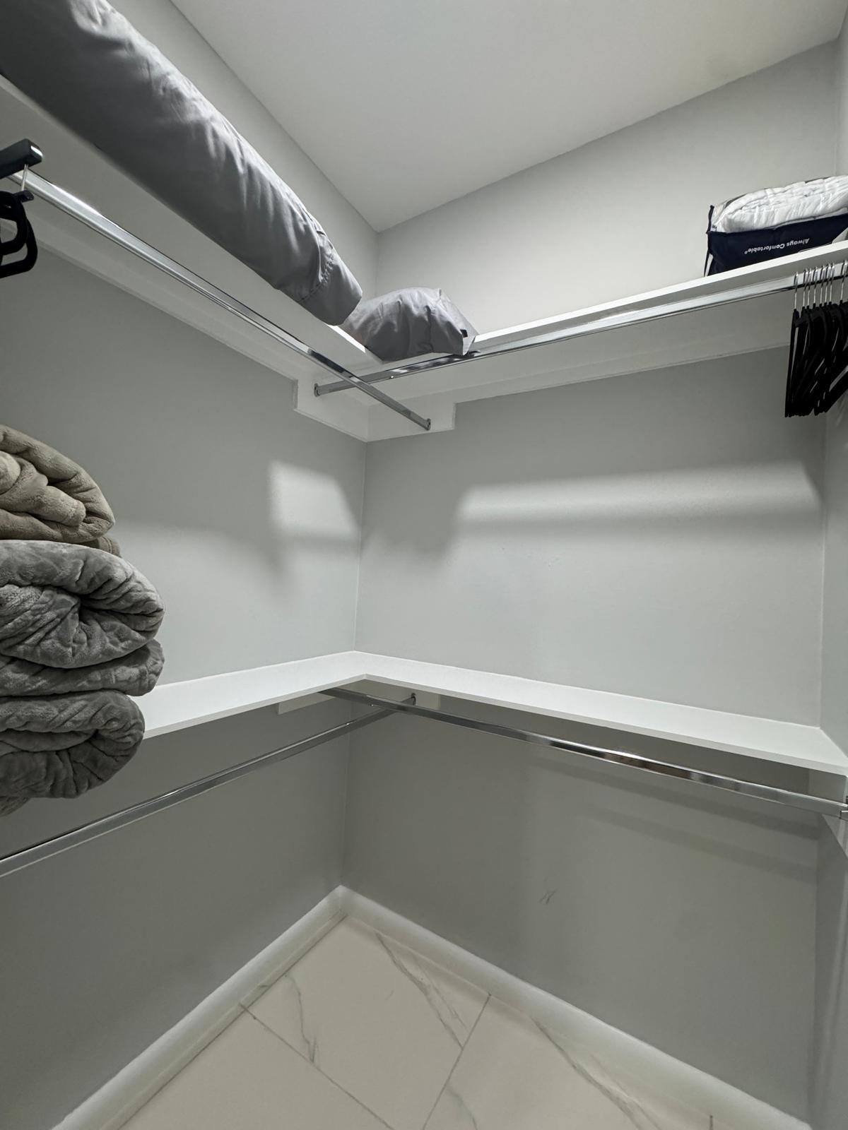 Building Photo - 104 N Dove St