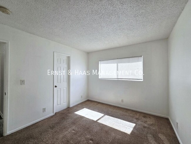 Building Photo - 6673 Hammond Ave C