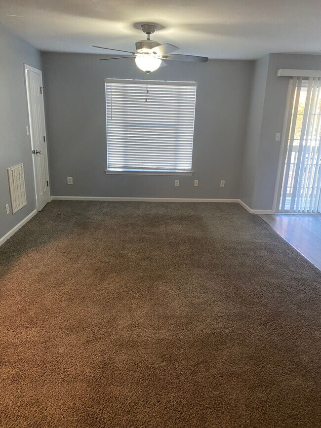 Building Photo - 856 Whistling Swan Dr