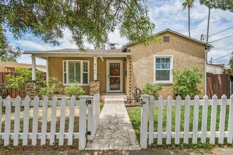 Building Photo - 4740 W Mountain View Dr