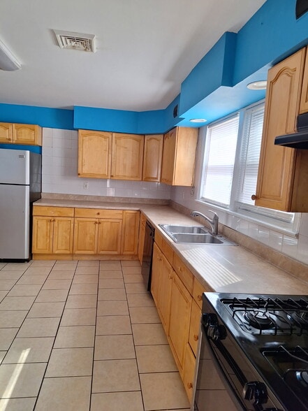 Building Photo - 6223 Black Horse Pike