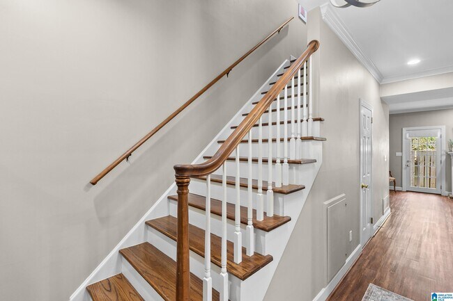 Building Photo - 1227 33rd St S