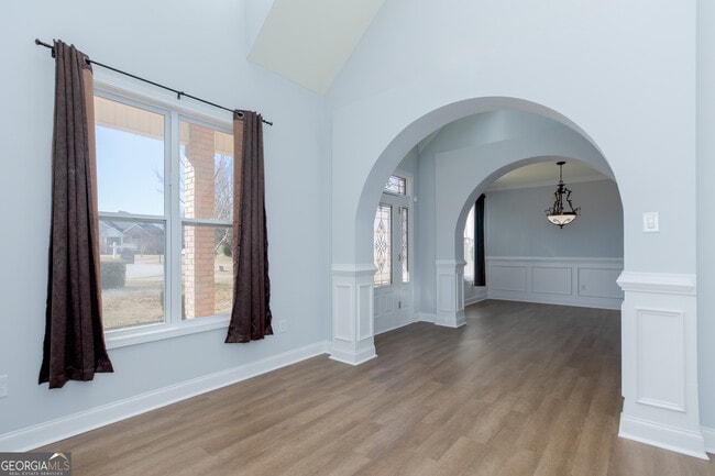 Building Photo - 100 Montview Way