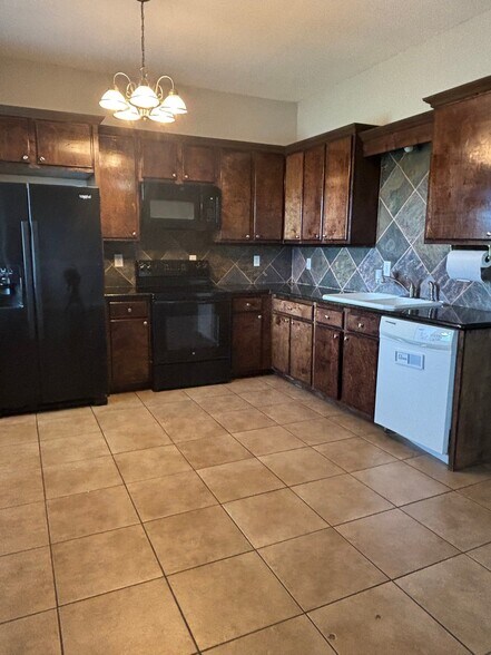 Building Photo - 6500 S Farm-to-Market 565 Rd