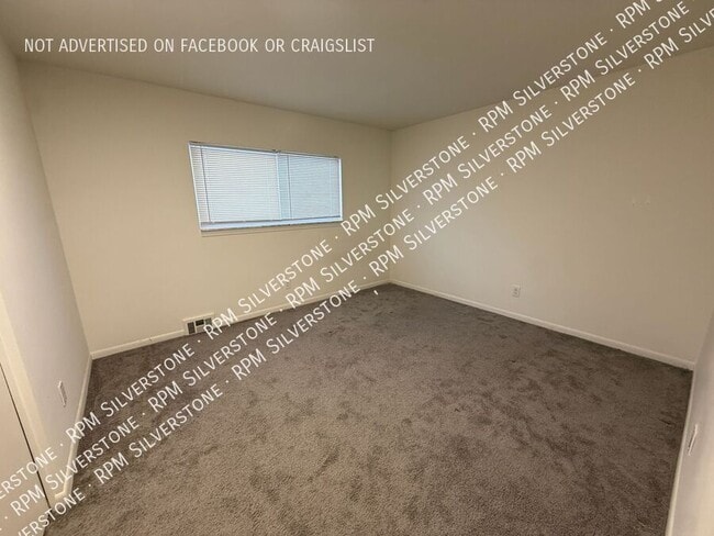 Building Photo - 5681 Skylite Ln