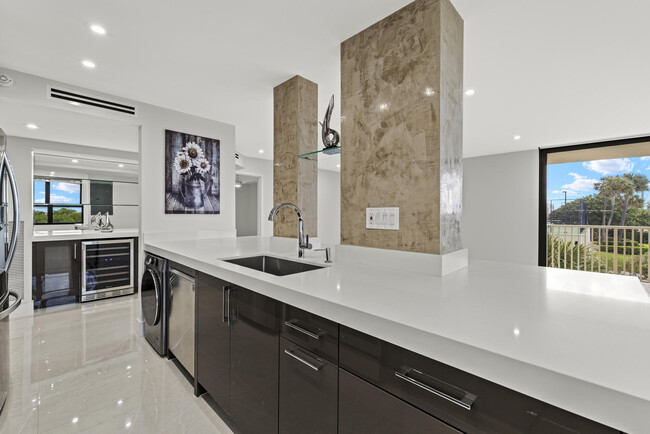 Building Photo - 5480 N Ocean Dr