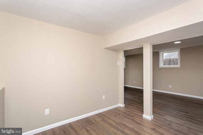 Building Photo - 5026 Preston Ln