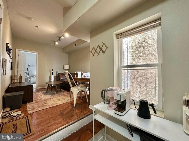 Building Photo - 1842 N Bouvier St