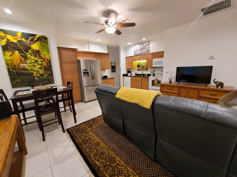 Building Photo - 408 NW 5th Ave