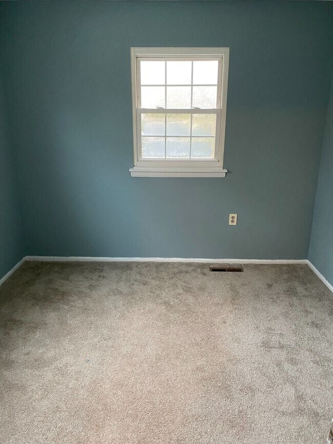 Building Photo - Townhome in Millersville