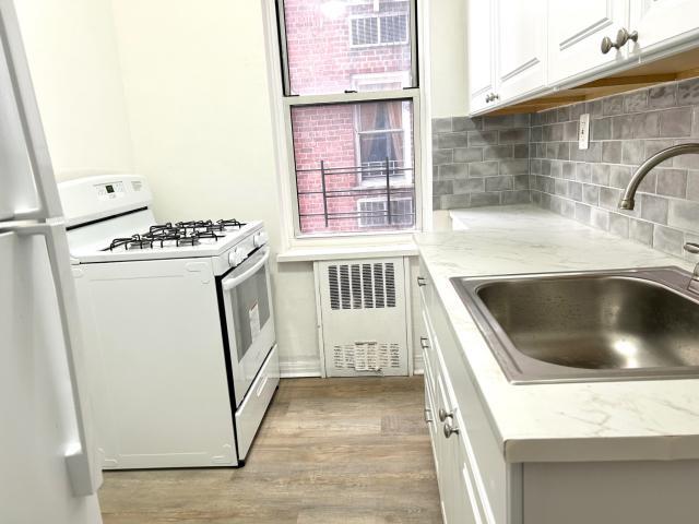 Building Photo - 2 bedroom in Bronx NY 10467