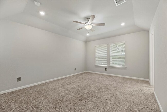 Building Photo - 16107 Hilltop Oak Dr